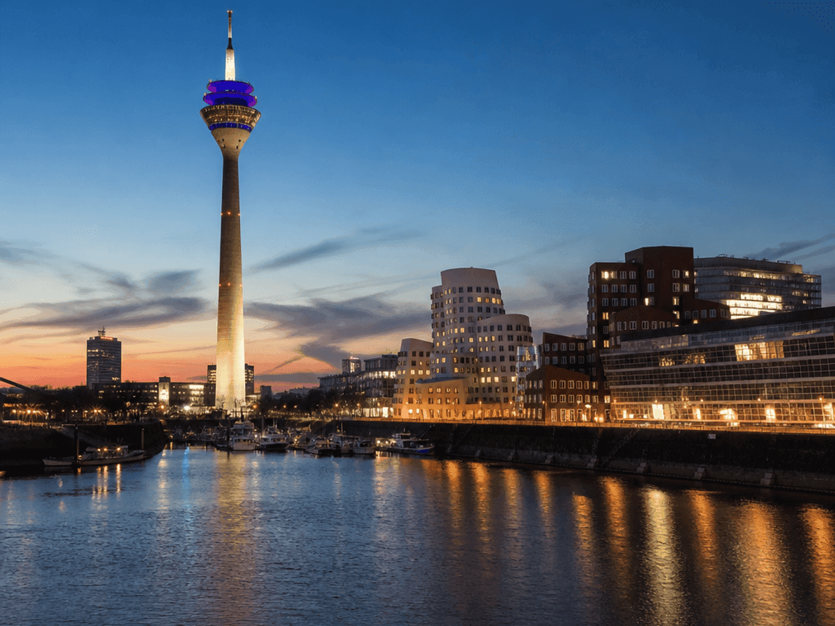Rheinmotiv als Wahrzeichen für den Einsatzort Düsseldorf